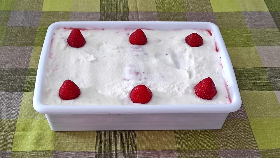 strawberry tiramisu
